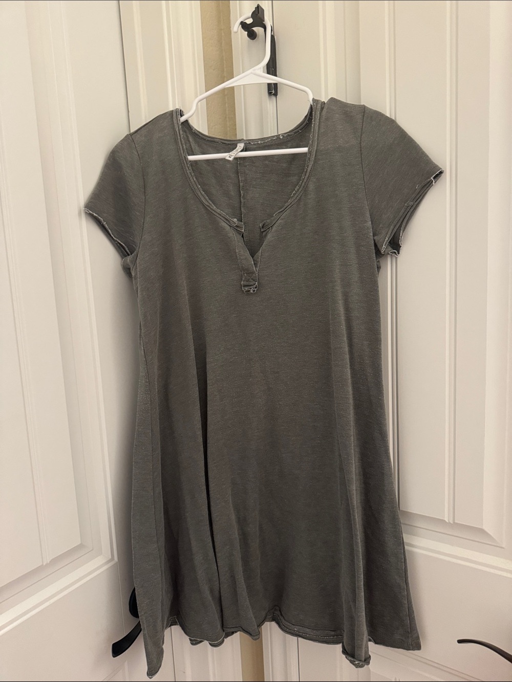 Z Supply Olive Gray Short-Sleeve midi dress